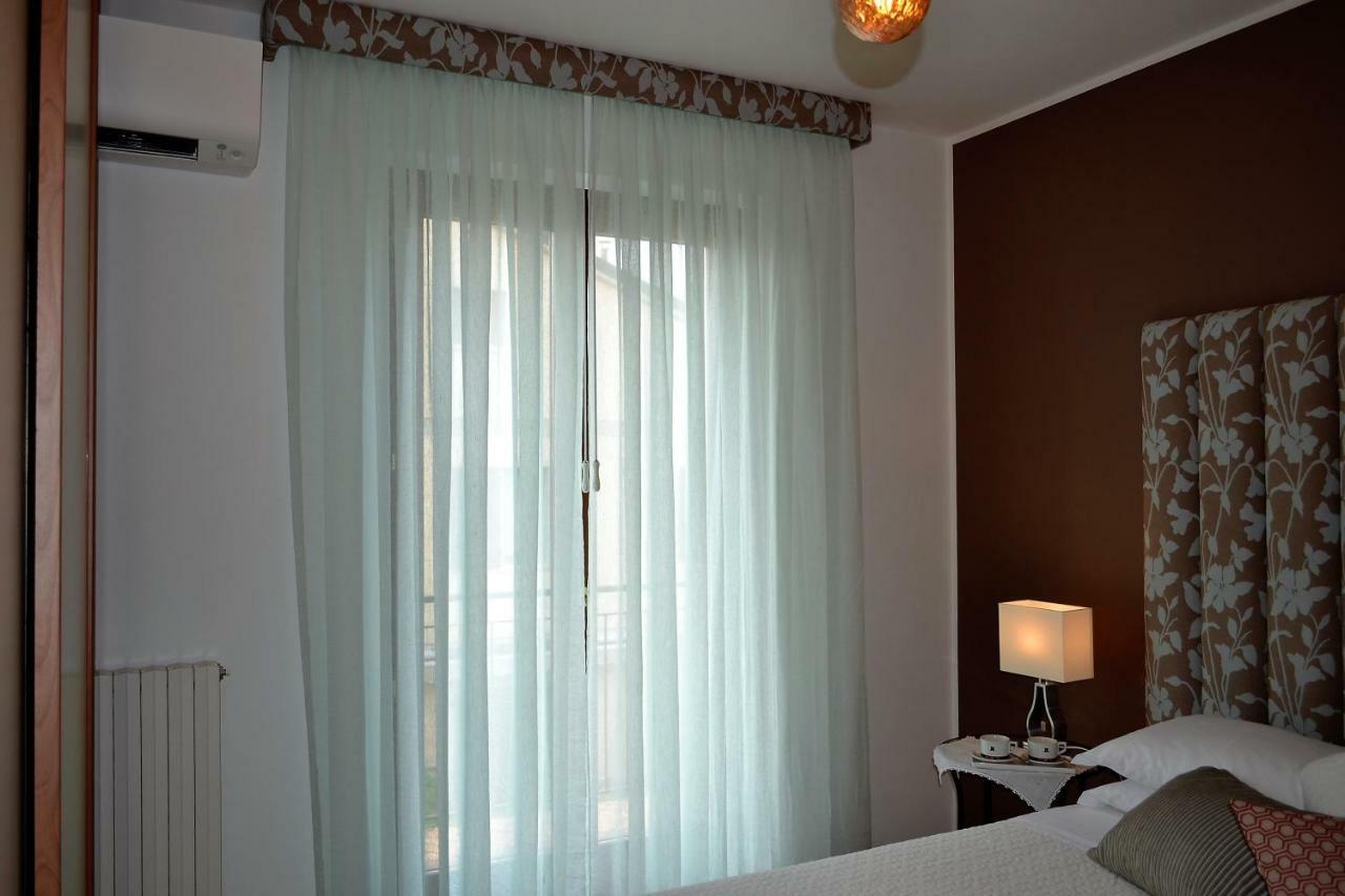 Torri Centro Apartment Torri Del Benaco Bagian luar foto
