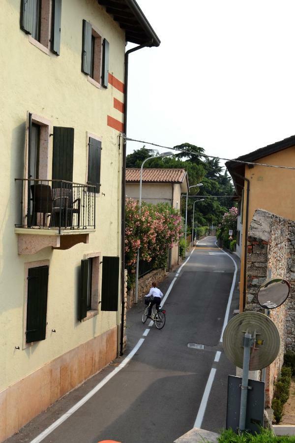 Torri Centro Apartment Torri Del Benaco Bagian luar foto