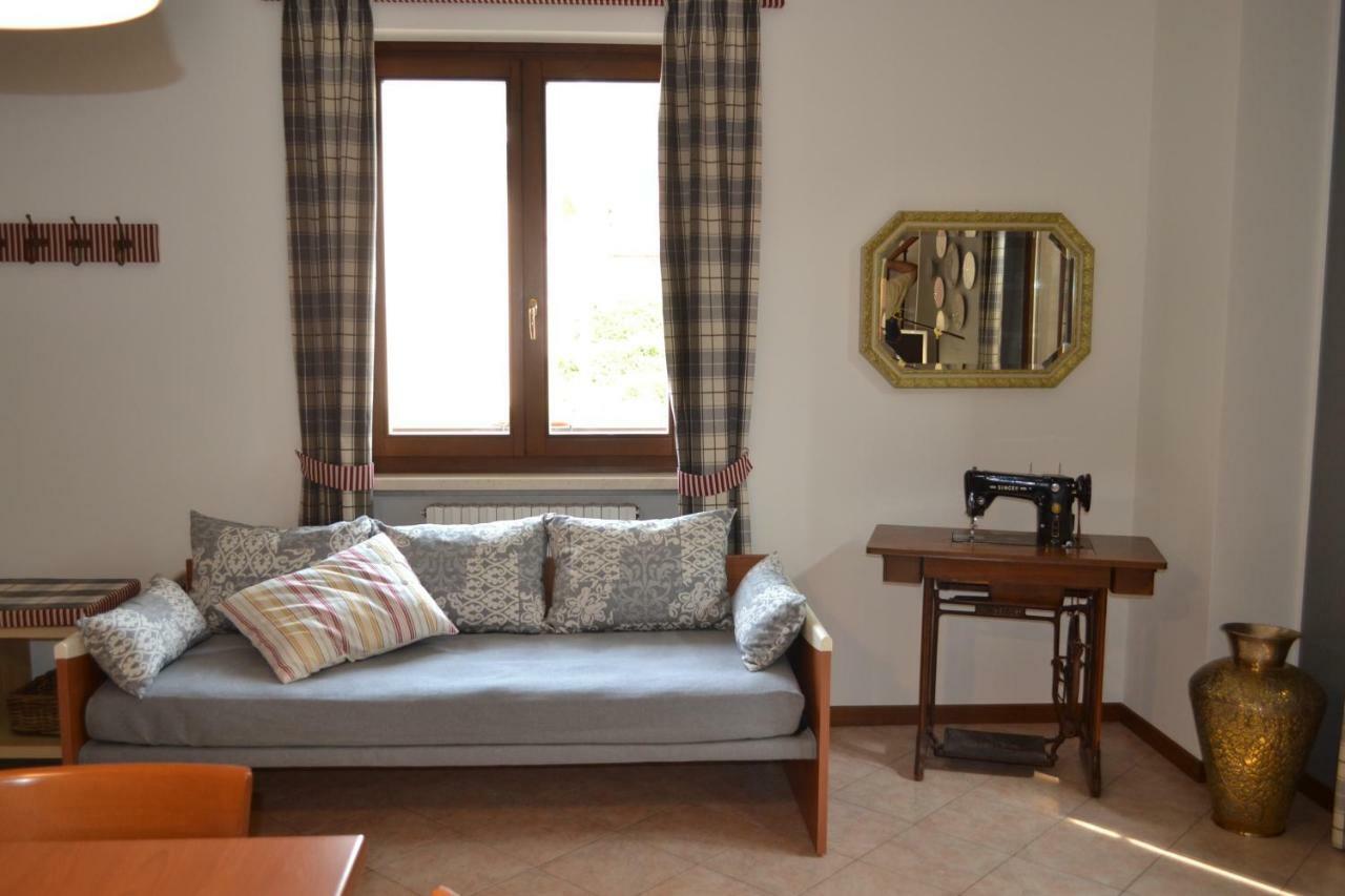 Torri Centro Apartment Torri Del Benaco Bagian luar foto