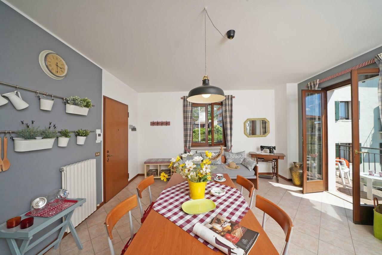 Torri Centro Apartment Torri Del Benaco Bagian luar foto