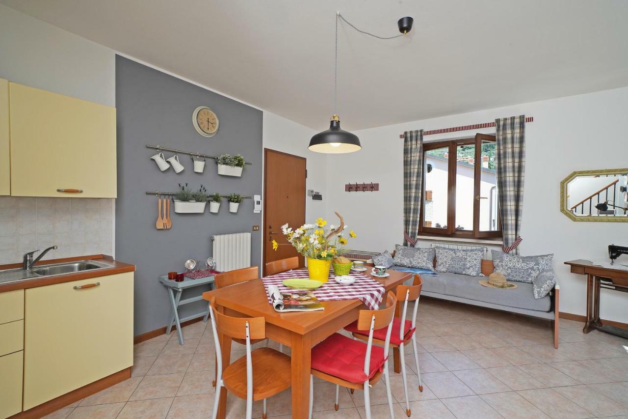 Torri Centro Apartment Torri Del Benaco Bagian luar foto