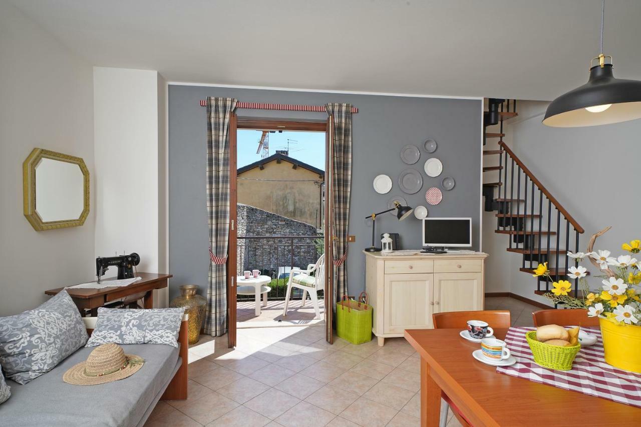 Torri Centro Apartment Torri Del Benaco Bagian luar foto
