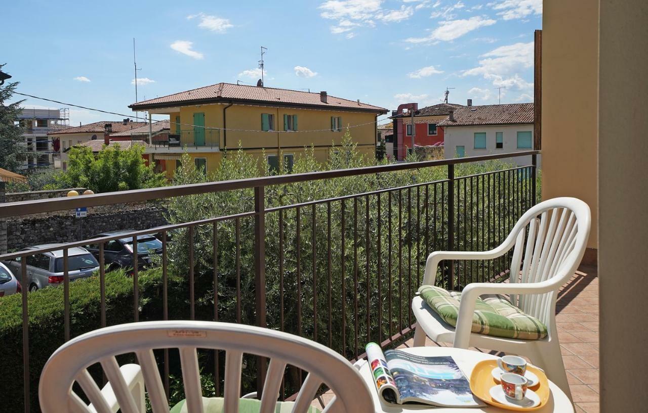 Torri Centro Apartment Torri Del Benaco Bagian luar foto